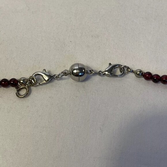 Vintage Garnet Bead Choker Necklace with 3 Charms 15 Maroon - Picture 6 of 9